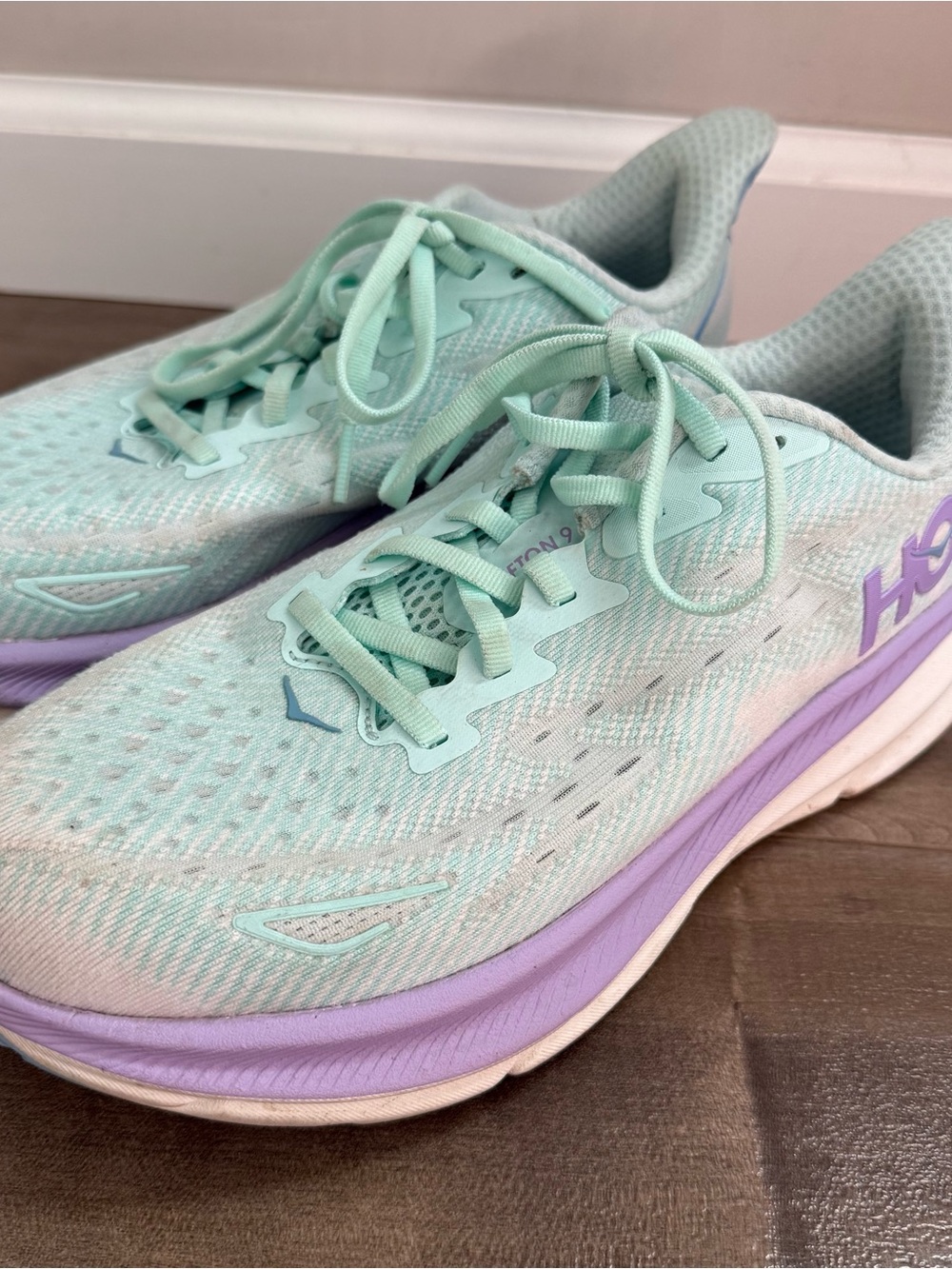 Hoka One One Clifton 9 Running Shoes Women 8D Sea Glass Ocean Mist Sneakers